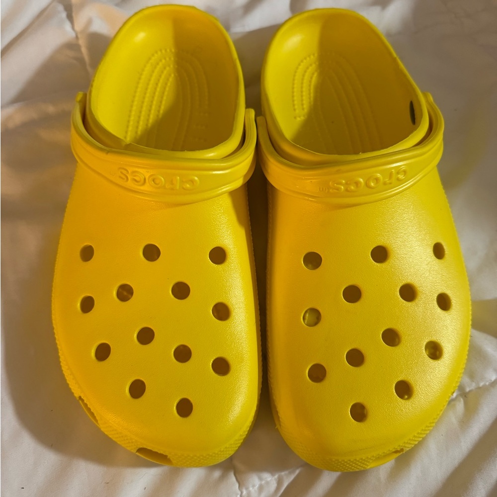 CROCS - Bright Yellow